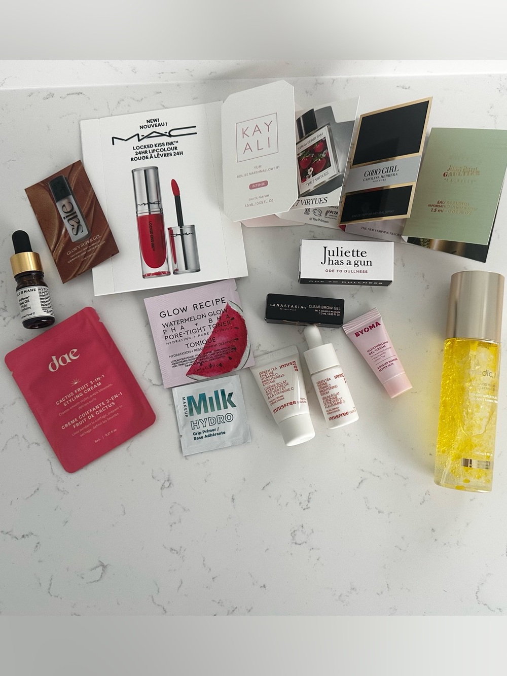 NEW Assorted Makeup/Fragrance/Skincare Sample Set